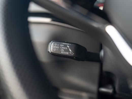 Skoda Karoq 1.5 TSI 150Pk ACT Sportline Business | Trekhaak wegkl. | Elk. A-klep | Camera | Keyless | Adapt. ... ActivLease financial lease