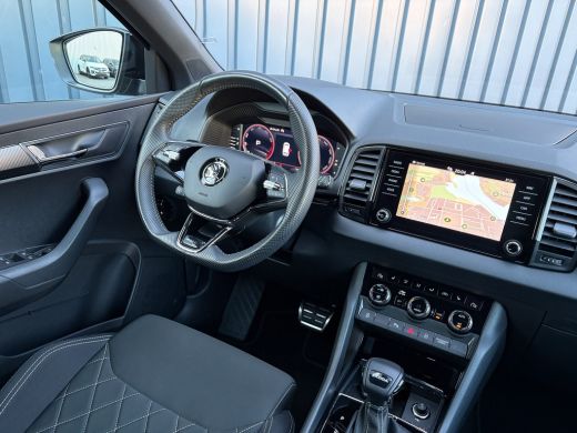 Skoda Karoq 1.5 TSI 150Pk ACT Sportline Business | Trekhaak wegkl. | Elk. A-klep | Camera | Keyless | Adapt. ... ActivLease financial lease