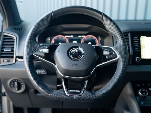 Skoda Karoq 1.5 TSI 150Pk ACT Sportline Business | Trekhaak wegkl. | Elk. A-klep | Camera | Keyless | Adapt. ... ActivLease financial lease