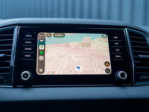 Skoda Karoq 1.5 TSI ACT Business Edition Plus | Keyless | Camera | Elk. A-klep | Adapt. Cr. | Prijs Rijklaar!! ActivLease financial lease