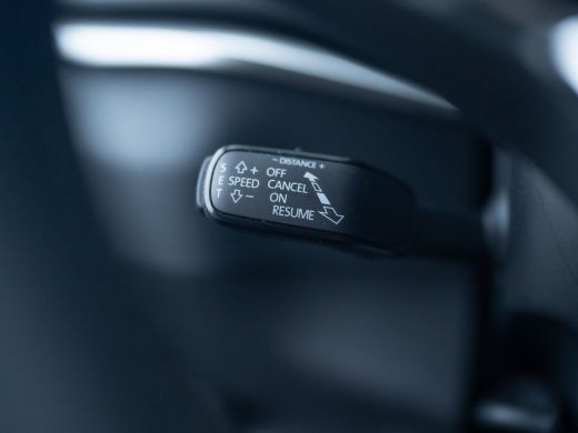 Skoda Karoq 1.5 TSI ACT Business Edition Plus | Keyless | Camera | Elk. A-klep | Adapt. Cr. | Prijs Rijklaar!! ActivLease financial lease