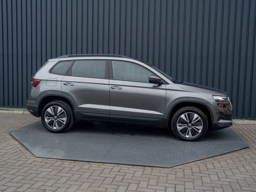Skoda Karoq 1.5 TSI ACT Business Edition Plus | Keyless | Camera | Elk. A-klep | Adapt. Cr. | Prijs Rijklaar!! ActivLease financial lease