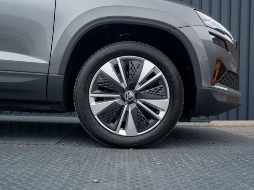 Skoda Karoq 1.5 TSI ACT Business Edition Plus | Keyless | Camera | Elk. A-klep | Adapt. Cr. | Prijs Rijklaar!! ActivLease financial lease