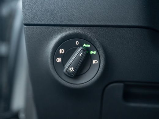 Skoda Karoq 1.5 TSI ACT Business Edition Plus | Keyless | Camera | Elk. A-klep | Adapt. Cr. | Prijs Rijklaar!! ActivLease financial lease