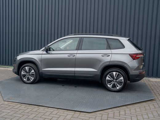 Skoda Karoq 1.5 TSI ACT Business Edition Plus | Keyless | Camera | Elk. A-klep | Adapt. Cr. | Prijs Rijklaar!! ActivLease financial lease