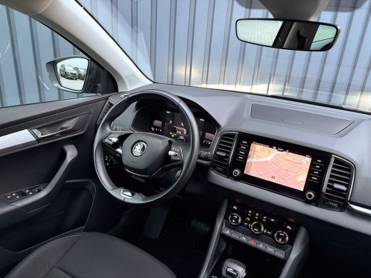 Skoda Karoq 1.5 TSI ACT Business Edition Plus | Keyless | Camera | Elk. A-klep | Adapt. Cr. | Prijs Rijklaar!! ActivLease financial lease