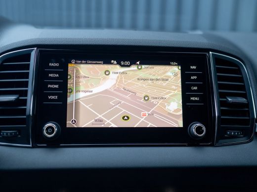 Skoda Karoq 1.5 TSI ACT Business Edition Plus | Keyless | Camera | Elk. A-klep | Adapt. Cr. | Prijs Rijklaar!! ActivLease financial lease