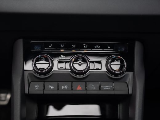 Skoda Karoq 1.5 TSI ACT Sportline Business | Panodak | Trekhaak wegkl. | 360 Camera | 19'' | Elk. A-klep | Pr... ActivLease financial lease