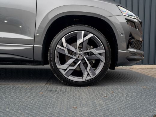 Skoda Karoq 1.5 TSI ACT Sportline Business | Panodak | Trekhaak wegkl. | 360 Camera | 19'' | Elk. A-klep | Pr... ActivLease financial lease