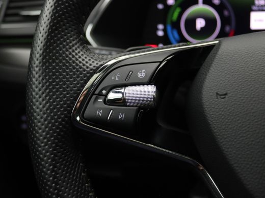 Skoda Superb Combi 1.4 TSI iV Sportline Business 218PK DSG Pano-Schuifdak, Elektrische achterklep, Memorystoel... ActivLease financial lease