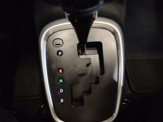 Toyota Yaris 1.5 Hybrid Dynamic dealer onderhouden 0124 carplay cruise | lichtmetalen velgen ActivLease financial lease