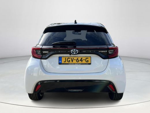 Toyota Yaris 1.5 Hybrid Executive | Bi-tone | Carplay | Head up display | Dode hoek detectie | 17 inch LM-velg... ActivLease financial lease
