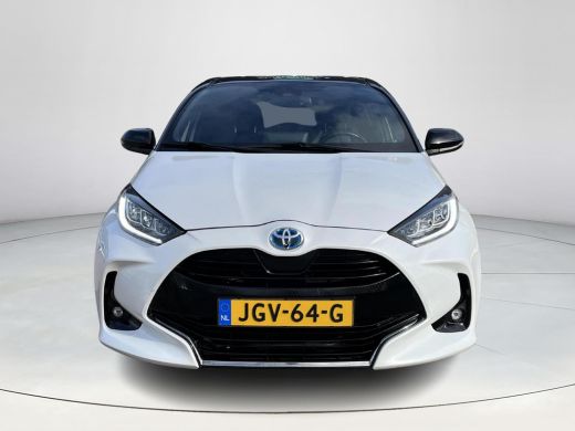 Toyota Yaris 1.5 Hybrid Executive | Bi-tone | Carplay | Head up display | Dode hoek detectie | 17 inch LM-velg... ActivLease financial lease