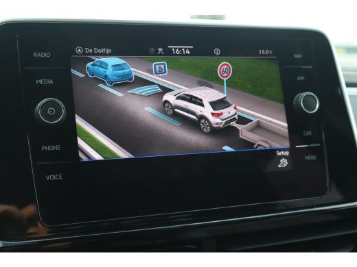 Volkswagen T-Roc 1.5 TSI R-Line Business 149PK | Achteruitrijcamera | R-Line exterieur | Trekhaak met afneembare k... ActivLease financial lease