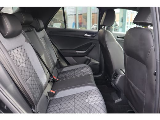 Volkswagen T-Roc 1.5 TSI R-Line Business 149PK | Achteruitrijcamera | R-Line exterieur | Trekhaak met afneembare k... ActivLease financial lease
