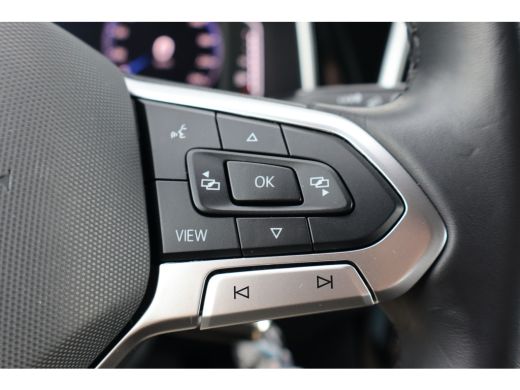 Volkswagen T-Roc 1.5 TSI R-Line Business 149PK | Achteruitrijcamera | R-Line exterieur | Trekhaak met afneembare k... ActivLease financial lease