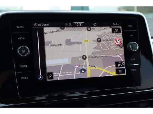 Volkswagen T-Roc 1.5 TSI R-Line Business 149PK | Achteruitrijcamera | R-Line exterieur | Trekhaak met afneembare k... ActivLease financial lease