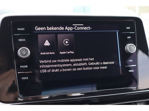 Volkswagen T-Roc 1.5 TSI R-Line Business 149PK | Achteruitrijcamera | R-Line exterieur | Trekhaak met afneembare k... ActivLease financial lease