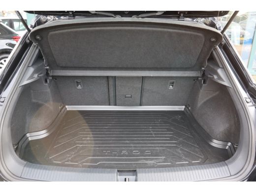 Volkswagen T-Roc 1.5 TSI R-Line Business 149PK | Achteruitrijcamera | R-Line exterieur | Trekhaak met afneembare k... ActivLease financial lease