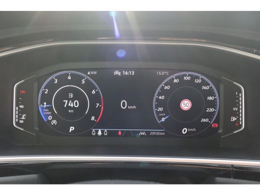 Volkswagen T-Roc 1.5 TSI R-Line Business 149PK | Achteruitrijcamera | R-Line exterieur | Trekhaak met afneembare k... ActivLease financial lease