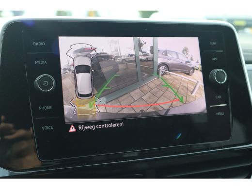 Volkswagen T-Roc 1.5 TSI R-Line Business 149PK | Achteruitrijcamera | R-Line exterieur | Trekhaak met afneembare k... ActivLease financial lease
