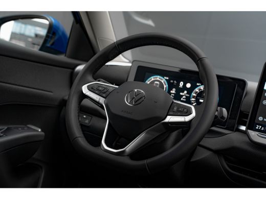 Volkswagen T-Roc Life First Edition Inclusief &euro;2000,- inruilvoordeel  | 'App-Connect' draadloze smartphone integra... ActivLease financial lease