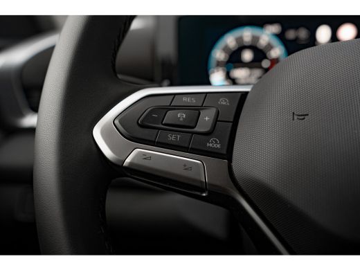 Volkswagen T-Roc Life First Edition Inclusief &euro;2000,- inruilvoordeel  | 'App-Connect' draadloze smartphone integra... ActivLease financial lease