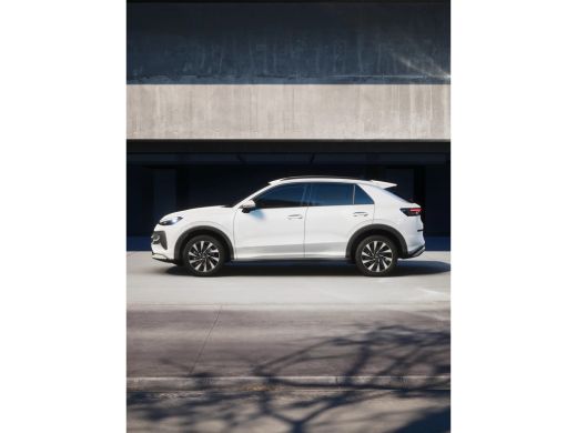 Volkswagen T-Roc Life First Edition | 'App-Connect' draadloze smartphone integratie | Automatische afstandsregelin... ActivLease financial lease