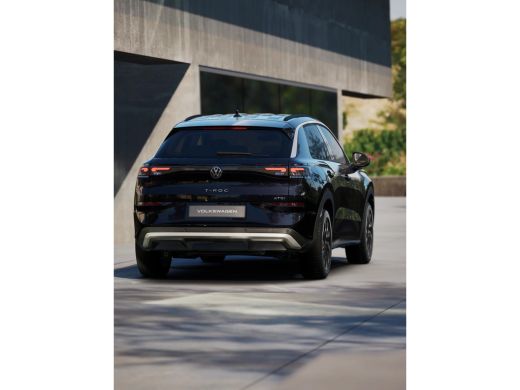 Volkswagen T-Roc Life First Edition | 'App-Connect' draadloze smartphone integratie | Automatische afstandsregelin... ActivLease financial lease
