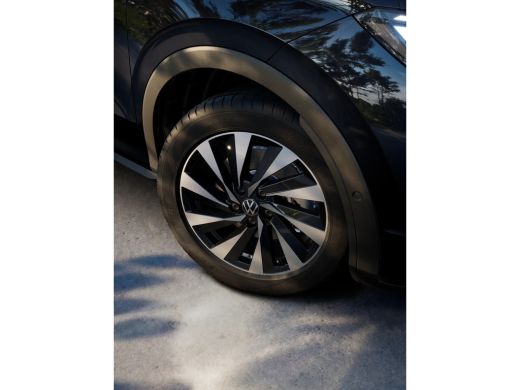 Volkswagen T-Roc Life First Edition | 'App-Connect' draadloze smartphone integratie | Automatische afstandsregelin... ActivLease financial lease