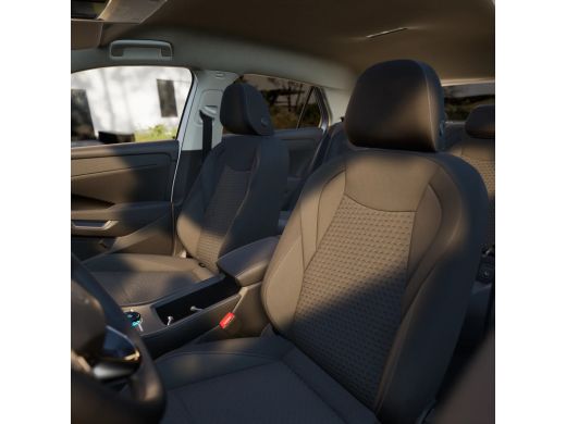 Volkswagen T-Roc Life First Edition | 'App-Connect' draadloze smartphone integratie | Automatische afstandsregelin... ActivLease financial lease