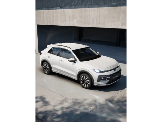 Volkswagen T-Roc Life First Edition | 'App-Connect' draadloze smartphone integratie | Automatische afstandsregelin... ActivLease financial lease