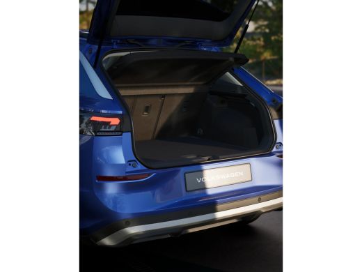 Volkswagen T-Roc Life First Edition | 'App-Connect' draadloze smartphone integratie | Automatische afstandsregelin... ActivLease financial lease