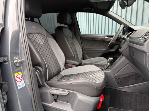 Volkswagen Tiguan 1.4 TSI eHybrid R-Line Business+ | Trekhaak wegkl. | Head Up | Keyless | Side Assist | Elk. A-kle... ActivLease financial lease