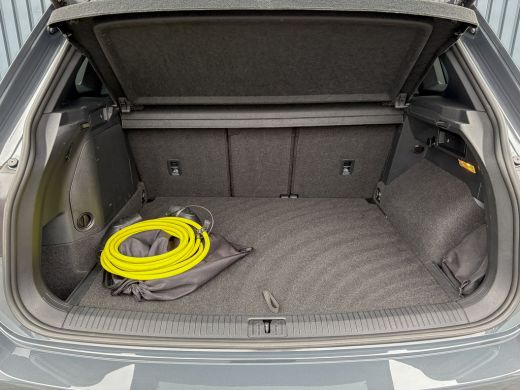 Volkswagen Tiguan 1.4 TSI eHybrid R-Line Business+ | Trekhaak wegkl. | Head Up | Keyless | Side Assist | Elk. A-kle... ActivLease financial lease