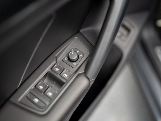 Volkswagen Tiguan 1.4 TSI eHybrid R-Line Business+ | Trekhaak wegkl. | Head Up | Keyless | Side Assist | Elk. A-kle... ActivLease financial lease