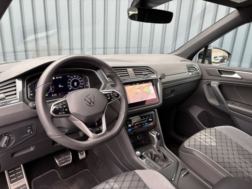 Volkswagen Tiguan 1.4 TSI eHybrid R-Line Business+ | Trekhaak wegkl. | Head Up | Keyless | Side Assist | Elk. A-kle... ActivLease financial lease