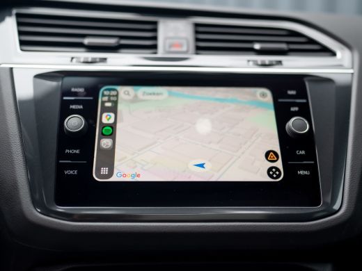 Volkswagen Tiguan 1.5 TSI R-Line Black Style | Panodak | Elk. A-klep | IQ Light | Camera | Prijs Rijklaar!! ActivLease financial lease