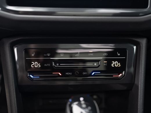 Volkswagen Tiguan 1.5 TSI R-Line Black Style | Panodak | Elk. A-klep | IQ Light | Camera | Prijs Rijklaar!! ActivLease financial lease