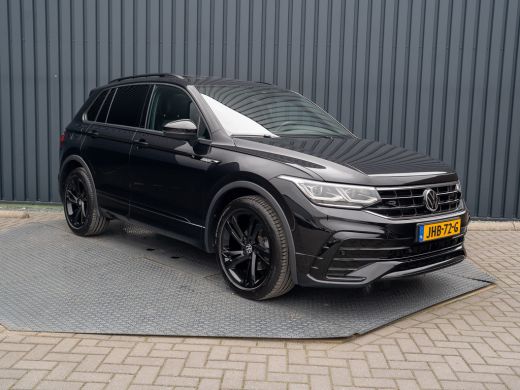 Volkswagen Tiguan 1.5 TSI R-Line Black Style | Panodak | Elk. A-klep | IQ Light | Camera | Prijs Rijklaar!! ActivLease financial lease