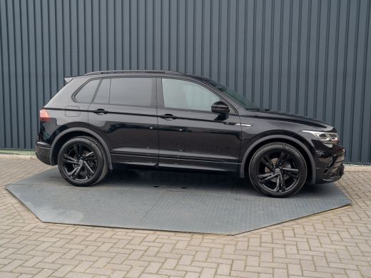 Volkswagen Tiguan 1.5 TSI R-Line Black Style | Panodak | Elk. A-klep | IQ Light | Camera | Prijs Rijklaar!! ActivLease financial lease