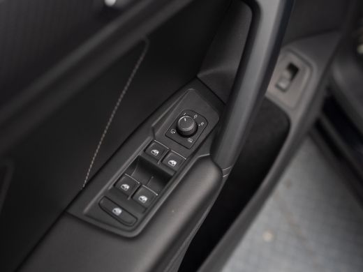 Volkswagen Tiguan 1.5 TSI R-Line Black Style | Panodak | Elk. A-klep | IQ Light | Camera | Prijs Rijklaar!! ActivLease financial lease