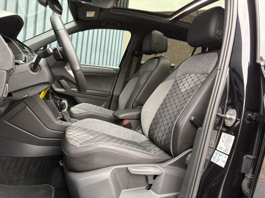 Volkswagen Tiguan 1.5 TSI R-Line Black Style | Panodak | Elk. A-klep | IQ Light | Camera | Prijs Rijklaar!! ActivLease financial lease