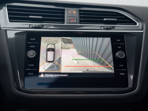 Volkswagen Tiguan 1.5 TSI R-Line Business+ | 360 camera | Trekhaak wegkl. | Panodak | Head Up | Side Assist | IQ Li... ActivLease financial lease