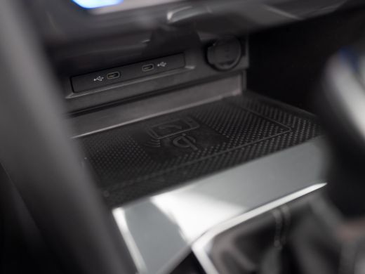 Volkswagen Tiguan 1.5 TSI R-Line Business+ | 360 camera | Trekhaak wegkl. | Panodak | Head Up | Side Assist | IQ Li... ActivLease financial lease