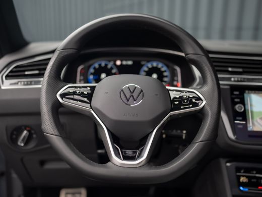 Volkswagen Tiguan 1.5 TSI R-Line Business+ | 360 camera | Trekhaak wegkl. | Panodak | Head Up | Side Assist | IQ Li... ActivLease financial lease