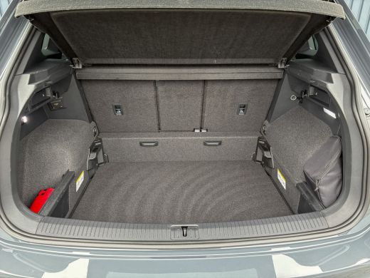 Volkswagen Tiguan 1.5 TSI R-Line Business+ | 360 camera | Trekhaak wegkl. | Panodak | Head Up | Side Assist | IQ Li... ActivLease financial lease