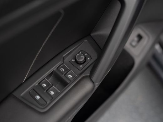 Volkswagen Tiguan 1.5 TSI R-Line Business+ | 360 camera | Trekhaak wegkl. | Panodak | Head Up | Side Assist | IQ Li... ActivLease financial lease