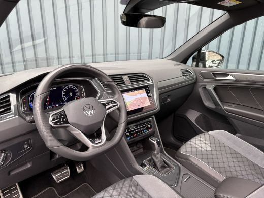 Volkswagen Tiguan 1.5 TSI R-Line Business+ | 360 camera | Trekhaak wegkl. | Panodak | Head Up | Side Assist | IQ Li... ActivLease financial lease