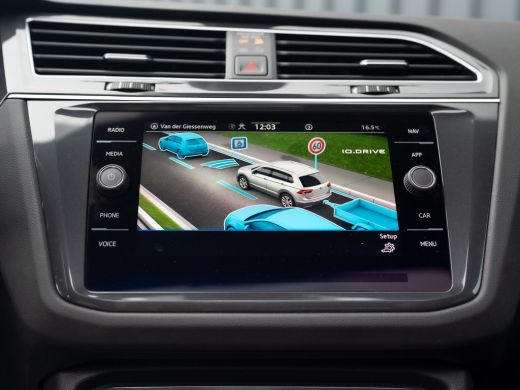 Volkswagen Tiguan 1.5 TSI R-Line Business+ | 360 camera | Trekhaak wegkl. | Panodak | Head Up | Side Assist | IQ Li... ActivLease financial lease